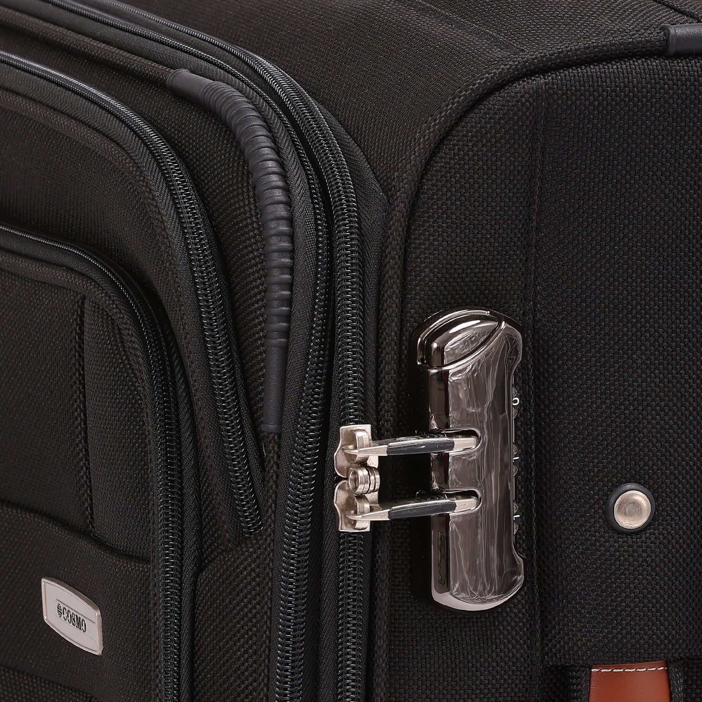 Cosmo Maxima 4W 70 cm Soft Luggage Trolley Case